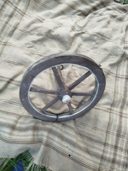 Predám drevené koleso a jarmo - 6
