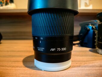 Konica Minolta Dynax 5D dva objektívy + príslušenstvo - 6