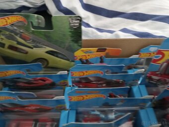 Predám hotwheels - 6