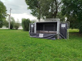 Pódium - 6