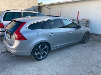 Predám Volvo V60 D5 AWD r-design - 6