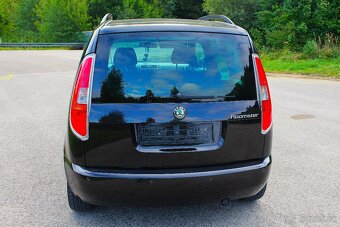 ŠKODA..ROOMSTER...1,2..51KW....BENZIN....2009....154TIS..KM - 6