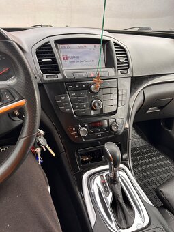 Opel insignia ST - 6