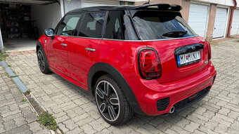 Predám MINI Cooper 1.5 benzín, 1499cm3, 100kW - 6