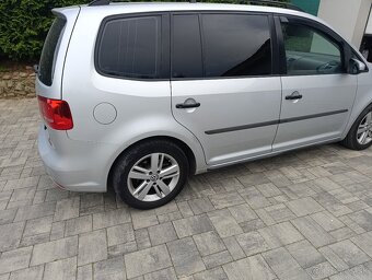 VW TOURAN 1.6TDi 77kW 2011 - 6