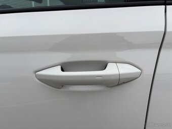 Predám Škoda Octavia Combi Ambition 2,0 TDi 85 kw DSG - 6