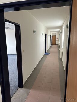 NA PREDAJ: Administratívna budova v centre Bratislavy - 6