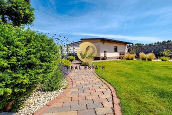 REZERVOVANÉ NA PREDAJ – Rodinný dom s krásnym pozemkom, bazé - 6