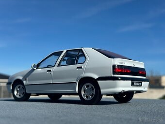 RENAULT/ DACIA zberatelsky model v mierke 1:24 a 1:18. - 6