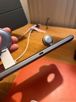 Satechi Qi2 Trio Wireless Charging Pad - Space Gray - 6