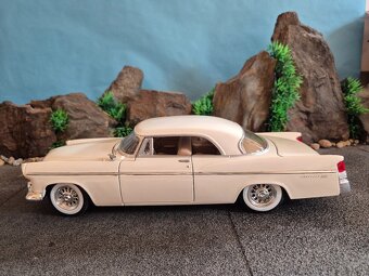 Prodám model 1:18 Chrysler 300B 1955 - 6