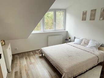 Prenajom 3 izb. podkrovny byt - 6