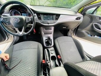 Opel Astra Sports Tourer - 6