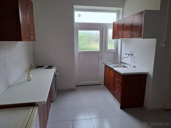 Prenajmem 1Izbovy veľký byt. - 6