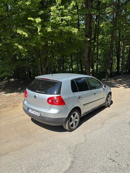 Volkswagen Golf V - 6