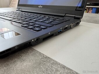 Dotykový business notebook Fujitsu Lifebook P727 2v1 - 6