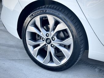Hyundai i30 fastback 1.5 T-GDI MHEV STYLE - 6