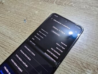 Samsung flip 4 plnefunckny v super stave ma len jemne znamky - 6
