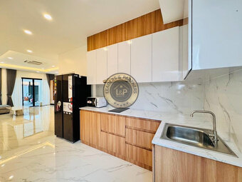 Moderná 5 izbová vila s bazénom v Thajsku-Pattaya - 6