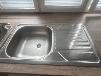 Kuchynský drez nerezový - 6