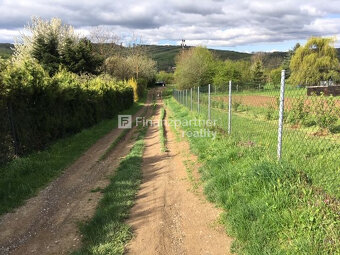 Romantický 900m2 pozemok v Prešove aj s prístupovou cestou ( - 6