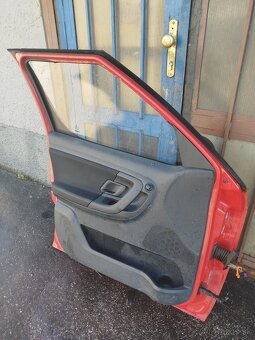 Predám predné ľavé dvere na škoda Roomster - 6