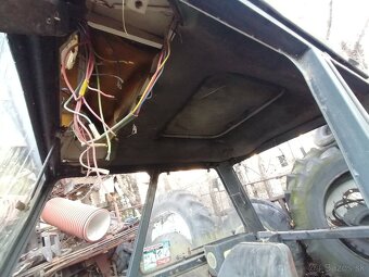 Predám kabínu na traktor zetor crystal - 6