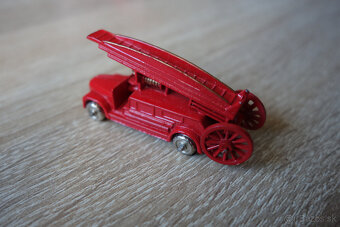 Kovový model hasičov Matchbox No. 9 Dennis Fire Engine - 6
