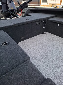 Motorový čln BREMA 435 V - 6