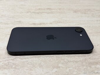 Apple iPhone 16e 128GB Black - 6