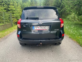 Predam Toyotu Rav4 2,2 2009 - 6