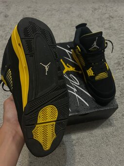 Jordan 4 yellow thunder - 6