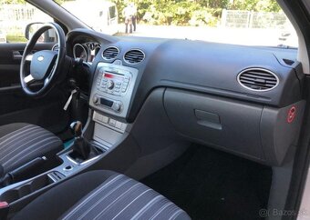Ford Focus 1.4 16V benzín manuál 59 kw - 6