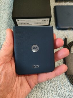 Motorola Razr 60 Pantone Gibraltar Sea 256GB,8GB RAM - 6