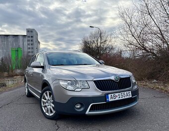 Škoda Superb Combi Scout 4x4 2.0 TDI 103kw DSG+ F1 2013 - 6