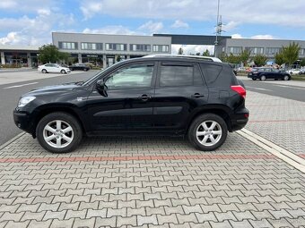 Toyota RAV4 2.2 D-4D 4x4 100kw ČR TZ - 6