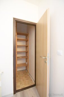 Na predaj kompletne zrekonštruovaná garsónka, Trenčín,balkón - 6