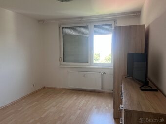 PRENÁJOM - Veľký 2 izbový byt s balkónom na VII. sídlisku - 6