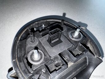 Emblém piatých dverí s logom Opel / Systém otvárania kufru - 6