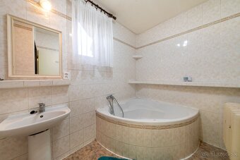 Na predaj dva ihneď obývateľné rodinné domy za cenu jedného  - 6