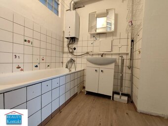 Rezervovaný Na prenájom 2-izbový byt v Nových Zámkoch - 6