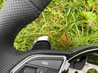 VOLANT AUDI KOŽENÝ PERFOROVANY CIERNE SITIE ZKOSENY - 6