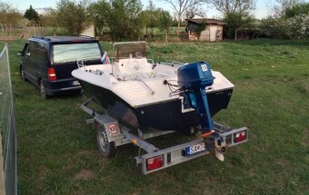 Predám motorový čln s privesom - 6