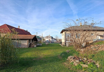 Rodinný dom s veľkou záhradou v obci Bajany - 6