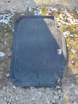 Plastové a gumené vaničky do kufra - 6