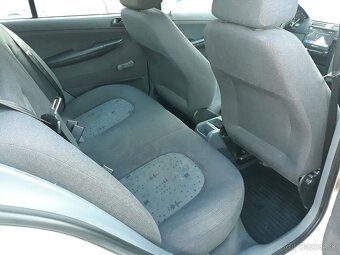 Predám škoda fabia 1.4 MPI 50kw rok 3/2003 - 6