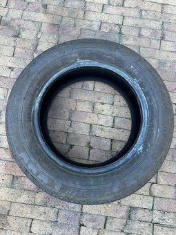 Predám 2 ks pneumatík 205/65 R16C a disk Vivaro, Trafic - 6