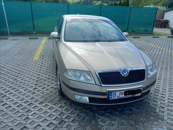 Škoda Octavia 1,6 benzín - 6