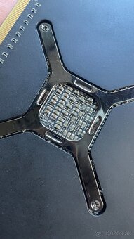 Radeon RX Vega 64 - 6