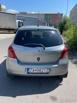 Yaris - 6